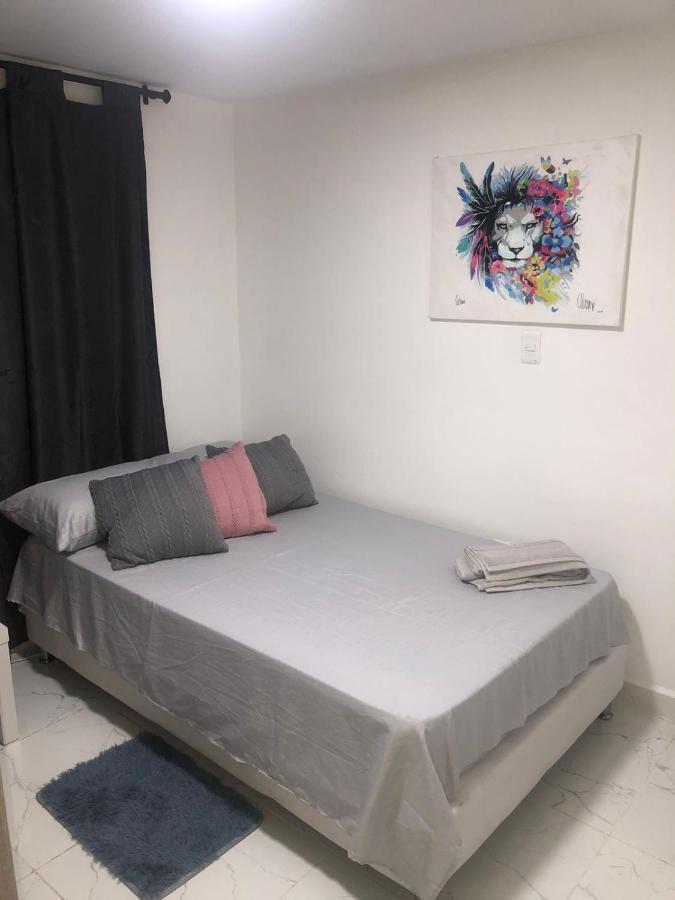 Habitacion Privada Hostel 790 Medellín Kültér fotó